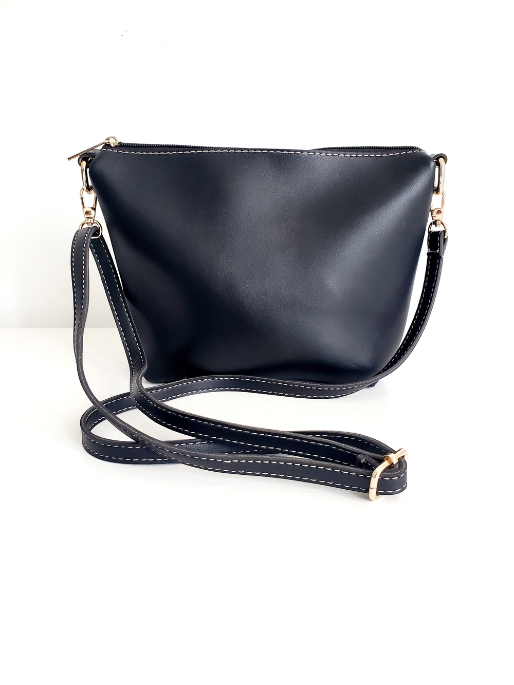 Classic Black Crossbody Bag - Sleek Everyday Carry